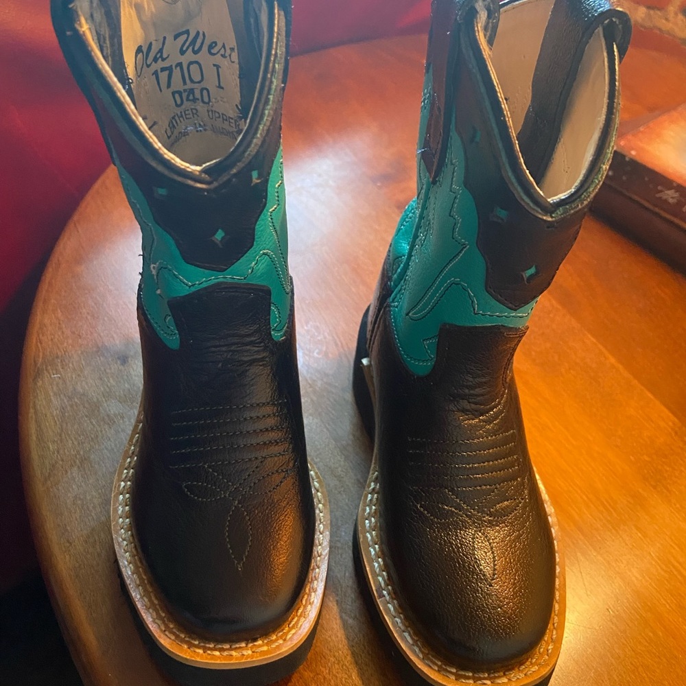 Very cute leather baby cowboy boots